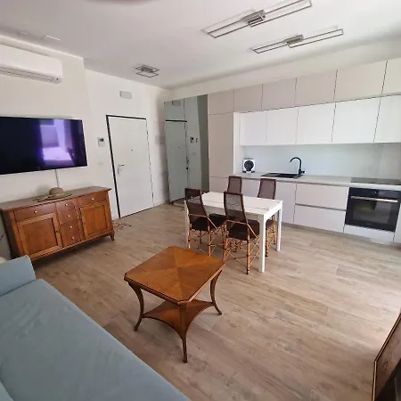 아파트 Zlata, With Patio And Garden 스플리트