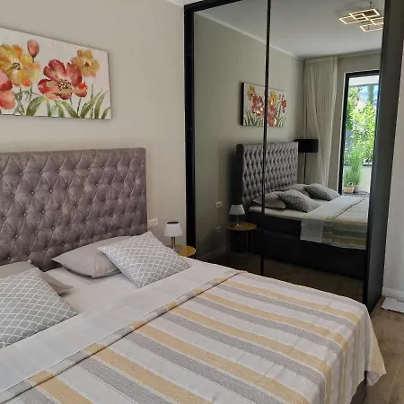 Zlata, With Patio And Garden 스플리트