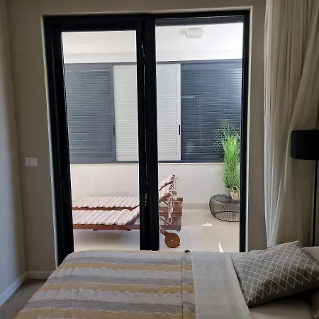 아파트 Zlata, With Patio And Garden 스플리트