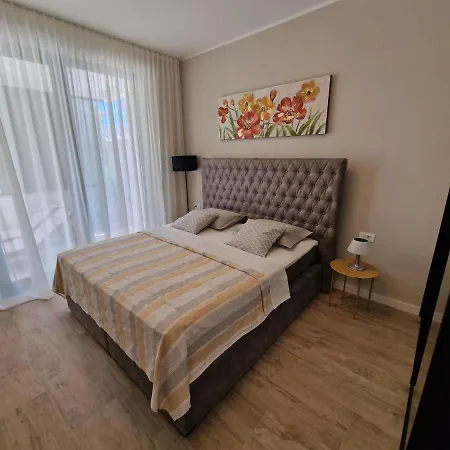 Zlata, With Patio And Garden 아파트 *